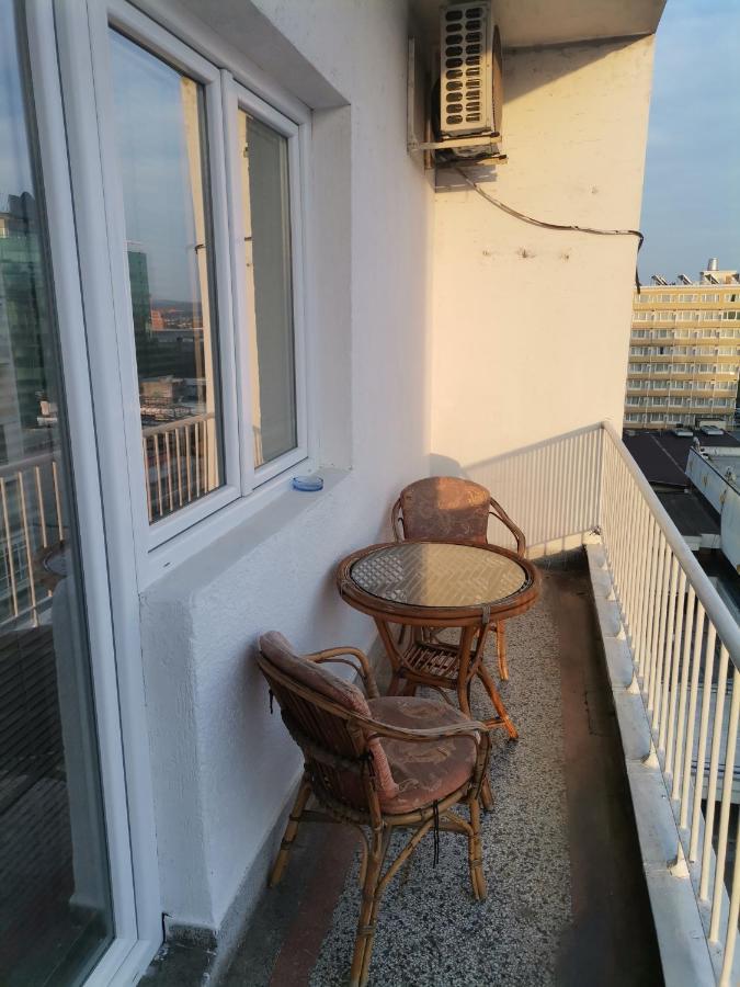 Calla: Modern Apartment in City Center with Secure Parking Skopje Exterior photo