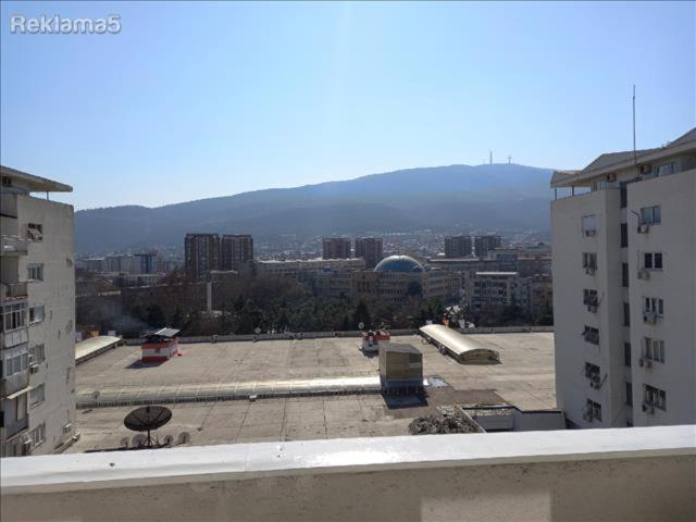 Calla: Modern Apartment in City Center with Secure Parking Skopje Exterior photo